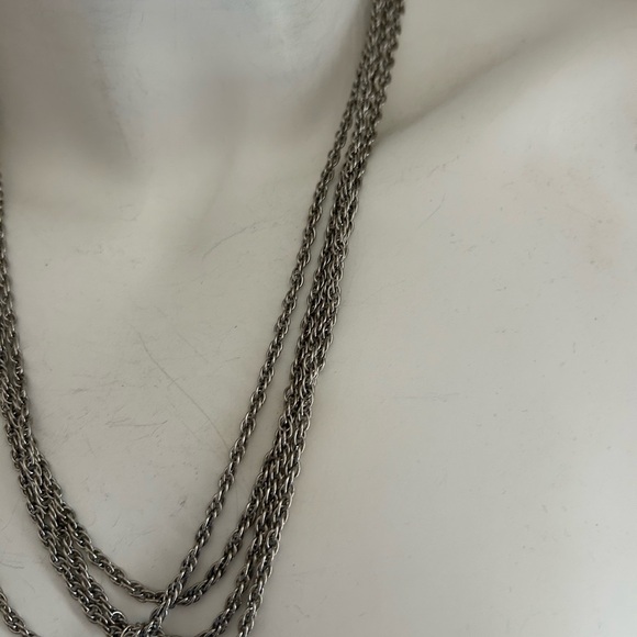 4/$50 classic 1960 Elegant Silver Chain Necklace 💙 - Picture 4 of 8